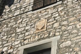 BALE – autentična kamena kuća u starogradskoj jezgri, Bale, Maison