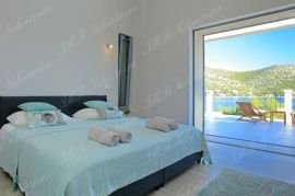 Vila 220 m2 s bazenom na zemljištu 610 m2 prvi red uz more – Dubrovnik otoci, Dubrovnik, Maison