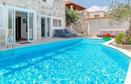 Villa 400 m2 s bazenom i pogledom na more u neposrednoj blizini Dubrovnika, Dubrovnik, Famiglia