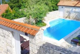Villa 400 m2 s bazenom i pogledom na more u neposrednoj blizini Dubrovnika, Dubrovnik, Maison