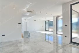 Stan s bazenom površine 300 m2, novogradnja - Dubrovnik, Dubrovnik, Flat
