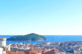 Kuća cca 200 m2 s otvorenim pogledom na Stari grad i more – Dubrovnik Ploče, Dubrovnik, House