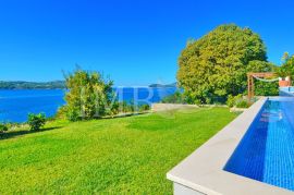 Villa with pool, first row to the sea - Luxurious experience of living in nature - EXCLUSIVE SALE IMB, Dubrovnik, Дом