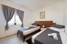 ISTRA, PIĆAN - Motel sa 70 ležaja površine 1025 m2, Pićan, Poslovni prostor