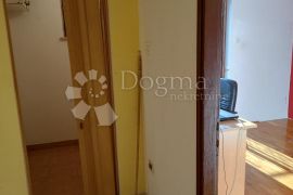 Marčelji, etaža sa okućnicom u novijoj kući, Viškovo, Διαμέρισμα