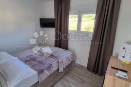 LUKSUZNI APARTMAN S KROVNOM TERASOM, Sveti Filip I Jakov, Daire