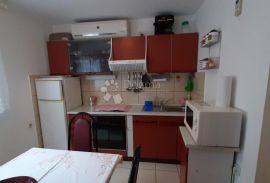 Prilika - kuća na samo 5 min od Pirovca, Pirovac, Σπίτι