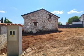 RIJETKOST U PONUDI! Samostojeća istarska kuća u započetoj fazi rekonstrukcije, Umag, بيت