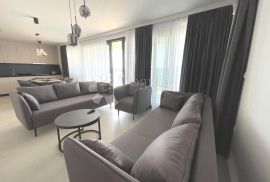 MEDULIN- Luksuzan stan u novogradnji sa bazenom i pogledom na more!, Medulin, Appartement