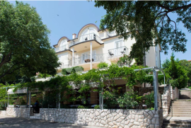 Mini Hotel sa velikim potencijalom, Novi Vinodolski, Propriété commerciale