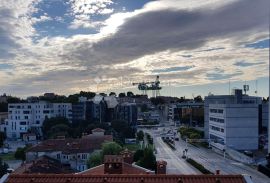 Stan u centru Pule s pogledom na grad, Pula, Διαμέρισμα