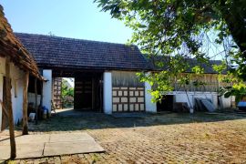 Stara slavonska kuća - Dalj, Erdut, Casa