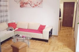 Stan + studio apartman u samom centru grada, Pula, Istra, Pula, Appartment