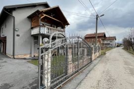 Kuća sa dvorištem za prodaju Otes, Ilidža, Ev