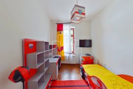 Luksuzan četverosoban stan sa garažom u Centru, Sarajevo Centar, Wohnung