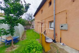 Kuća na dva sprata u naselju Osijek- Ilidža, Ilidža, بيت