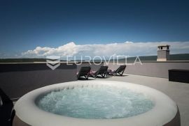 Istra, Rakalj, prekrasna vila s pogledom na Raški zaljev NKP 270 m2, Marčana, Kuća