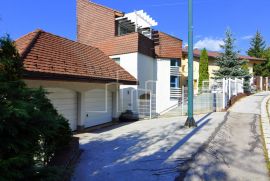 Kuća na tri etaže i garažom Iznajmljivanje Breka Centar, Sarajevo Centar, Famiglia