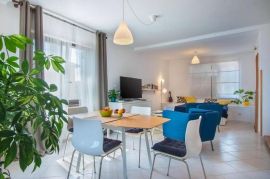 Apartmanska kuća na dobroj lokaciji, Pula, Istra, Pula, Maison
