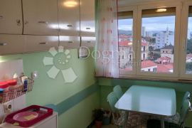 Belveder, trosoban stan na dobroj lokaciji, Rijeka, Appartement