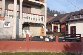 Kuća  sa dva stana u Ladanju, Vinica, Vinica, Famiglia