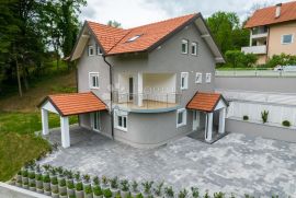 Prekrasna kuća sa 2 stana i velikom okućnicom u Krapinskim Toplicama, Krapinske Toplice, Ev