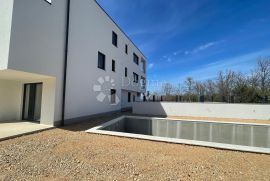 Apartman 98 m²+40 m² novogradnja sa vlastitim bazenom Malinska, Malinska-Dubašnica, Kвартира