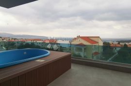 Krk - luksuzni apartman sa pogledom na more, Krk, شقة