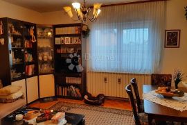Prodaja samostojeće katnice, Donja Dubrava, 315 m² (2 stana i 2 poslovna prostora), Donja Dubrava, Maison