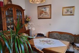 Prodaja samostojeće katnice, Donja Dubrava, 315 m² (2 stana i 2 poslovna prostora), Donja Dubrava, Famiglia