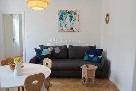 Sunčan i lijep stan za najam, Rijeka, Appartment