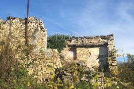 Dvije ruševne kuće u blizini Labina, Sveta Nedelja, بيت