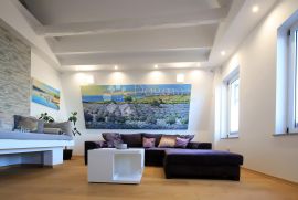 Iznajmljuje se luksuzan stan u strogom centru Opatije, Opatija, Daire