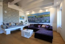 Prodaje se kompletno adaptiran moderan stan u strogom centru Opatije, Opatija, شقة