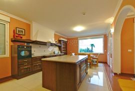 House (First row to the sea) for Rent (long term), Opatija, Haus