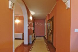 House (First row to the sea) for Rent (long term), Opatija, Casa