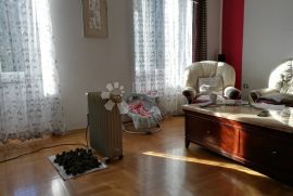 Samostojeća adaptirana starina 457 m², Rijeka, House