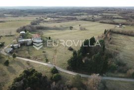 Istra, Hrboki - 32935 m2 zemljišta, dio građevinsko dio poljoprivredno, Barban, Arazi