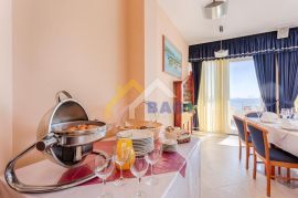 Hotel s 26 soba s pogledom na otoke uz plažu, Split, Famiglia