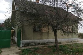 Obiteljska kuća s pomoćnim zgradama - Lipovača (Vukovar), Vukovar - Okolica, بيت