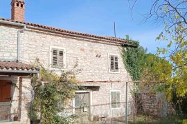 Kamena kuća u nizu sa građevinskim zemljištem, Valbandon, Istra, Fažana, Famiglia