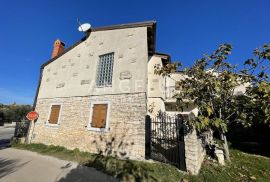 Istra, Vodnjan - kamena kuća na prodaju, 200m2, Vodnjan, Kuća