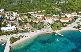 EKSKLUZIVNA POZICIJA 1. RED UZ MORE | Građevinsko zemljište cca 4.500 m2 s vilom cca 400 m2 | Atraktivna lokacija uz plažu | Privez za brod | Prekrasan pogled, Dubrovnik - Okolica, Zemljište