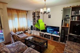 Lep trosoban stan na Bulevaru Nemanjića ID#4146, Niš-Mediana, Apartamento