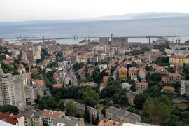 Rijeka, Rastočine, 3s+db 86 m2 sa balkonom i pogledom na more, Rijeka, Stan