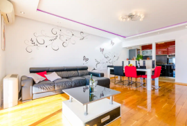 Atraktivan stan cca 84 m2 | 2 spavaće sobe | Pogled more | 2 garažna parkirna mjesta | Dubrovnik, Montovjerna, Dubrovnik, Stan