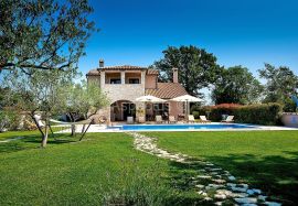 Luksuzna kuća s bazenom okružena zelenilom, Marčana, Istra, Marčana, Casa