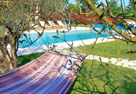 Luksuzna kuća s bazenom okružena zelenilom, Marčana, Istra, Marčana, Ev