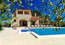 Luksuzna kuća s bazenom okružena zelenilom, Marčana, Istra, Marčana, Kuća