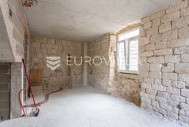 Trogir, strogi centar kamena kuća za adaptaciju, Trogir, بيت